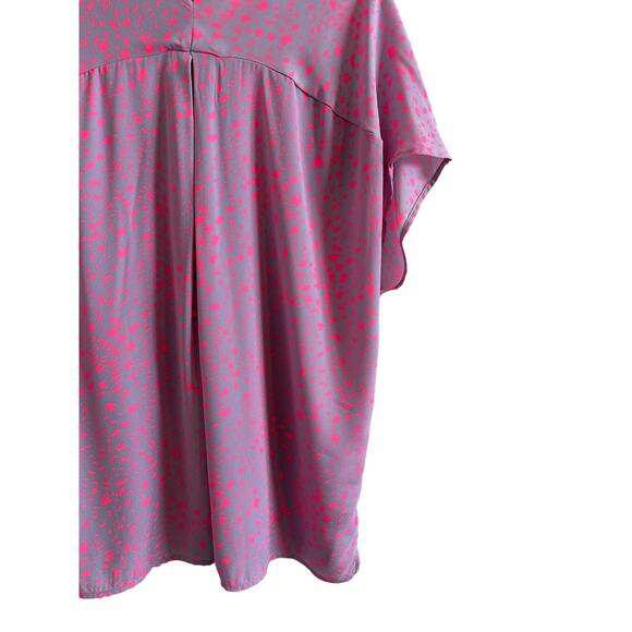 Adrienne Women's Small Purple and Pink Cheetah V-Neck Short Sleeve Blouse - Picture 11 of 13